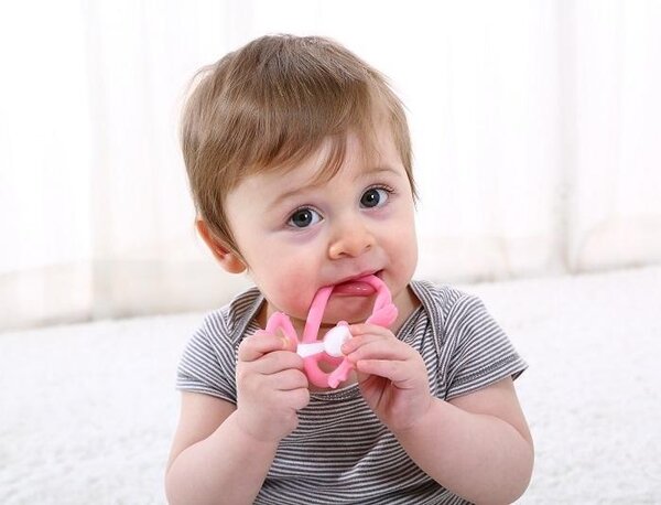 Mombella пропезыватель для зубов Hugging Monkey Pink - Mombella