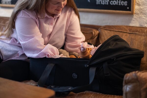 Easygrow Favn 2 Babynest/cot  Black - Easygrow