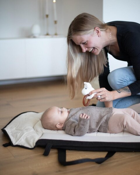 Easygrow Favn 2 Babynest/cot  Black - Easygrow