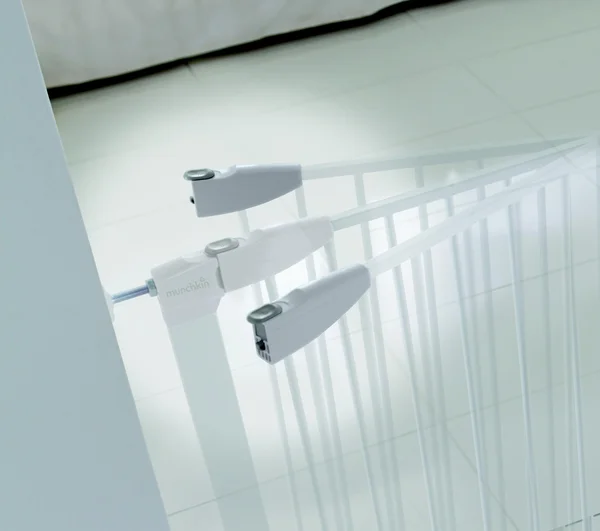 Munchkin Auto Close safety gate 76-82cm - Munchkin